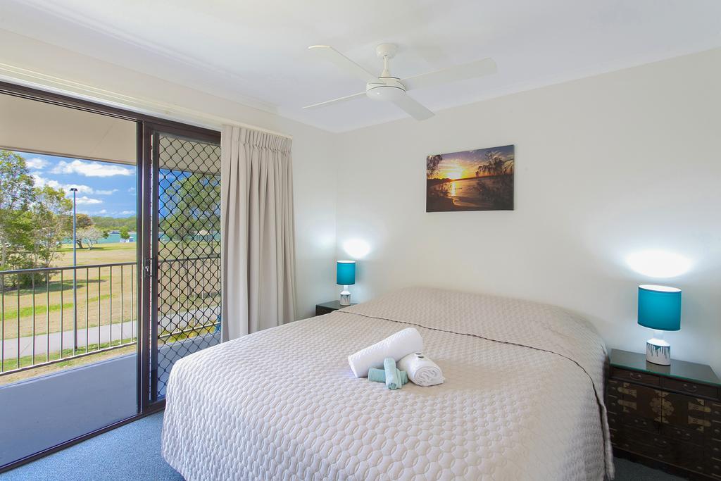 Aparthotel Regency Waterfront Noosa Noosaville Zimmer foto