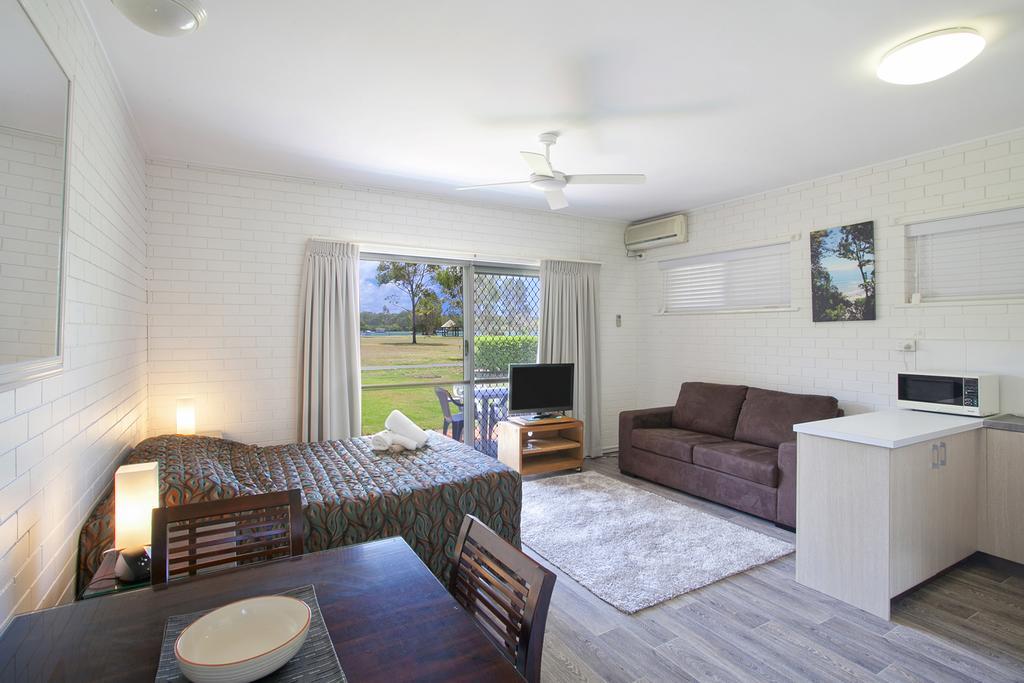 Aparthotel Regency Waterfront Noosa Noosaville Exterior foto