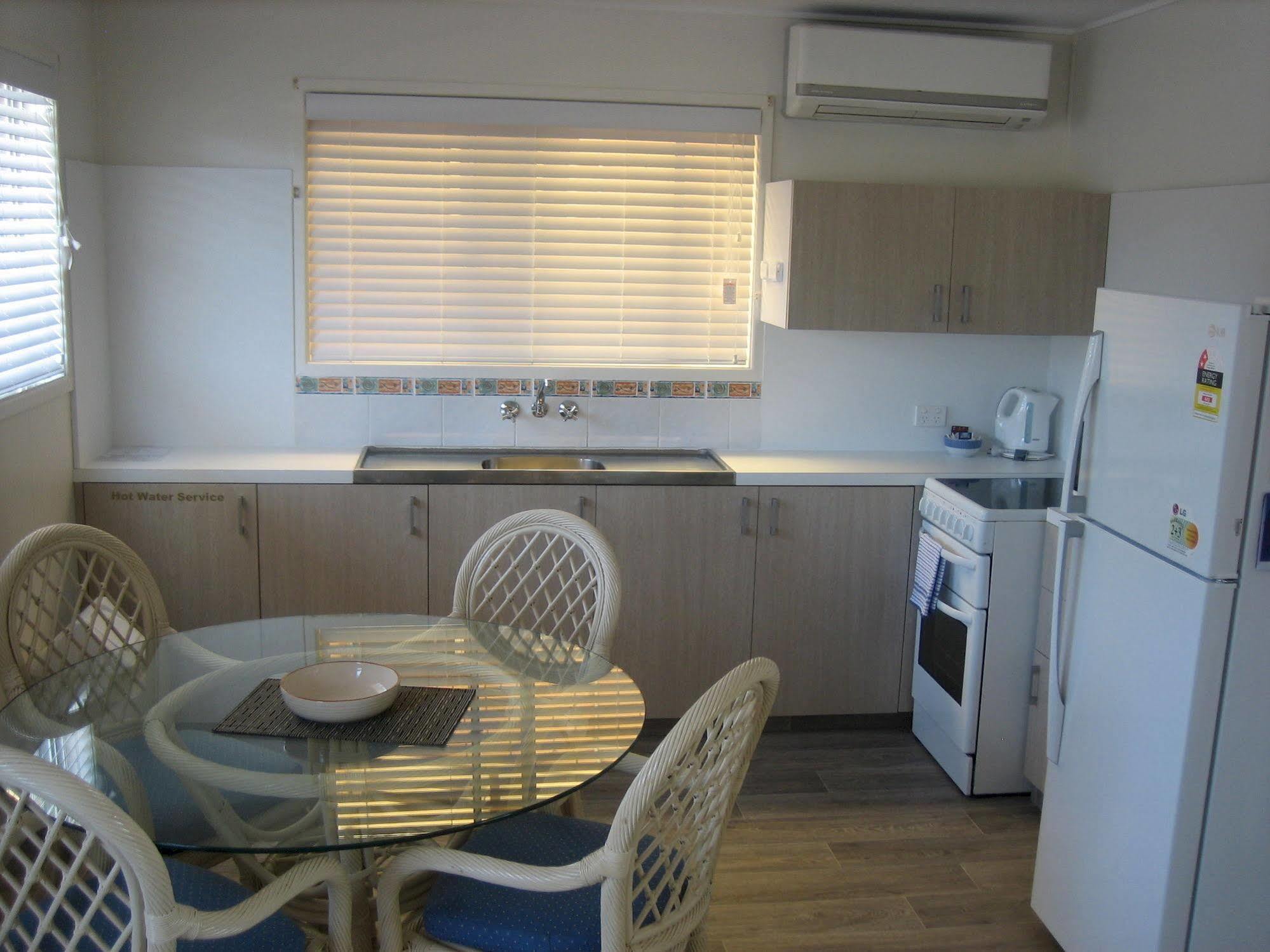 Aparthotel Regency Waterfront Noosa Noosaville Exterior foto